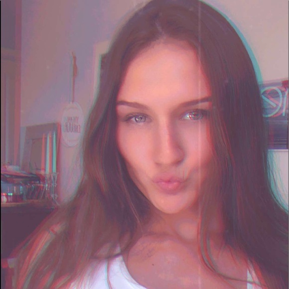 Meet your Posher, Amber - Picture 7 of 8